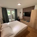 Prenocisca Mraz