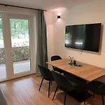 Nastanitev v družini Prenocisca Mraz Velenje